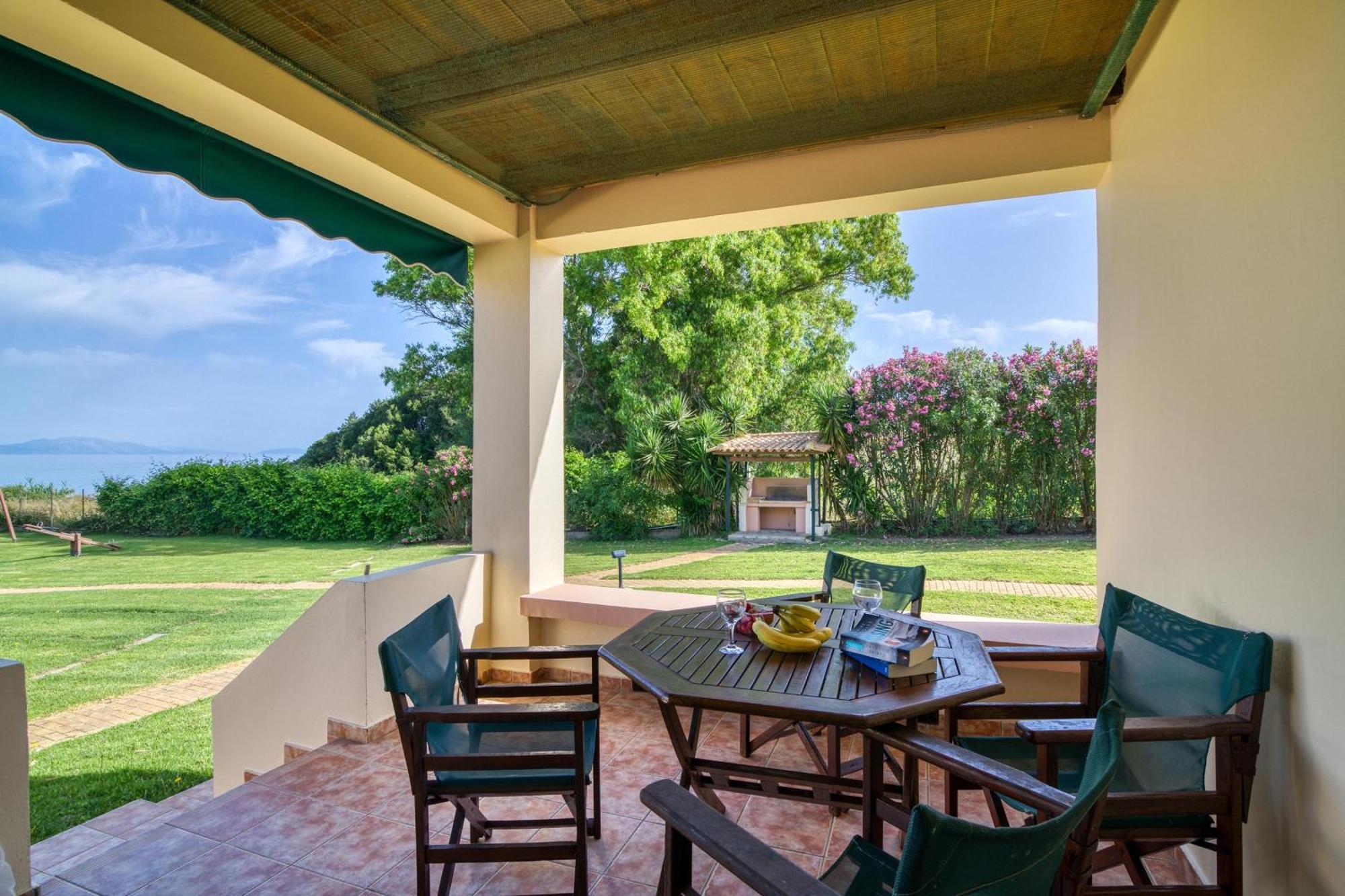 Analipsi Beach Front Villas - Happy Rentals Kastron  ภายนอก รูปภาพ